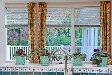 136 E Hill Dr, Cranston, RI 02920 - photo 3