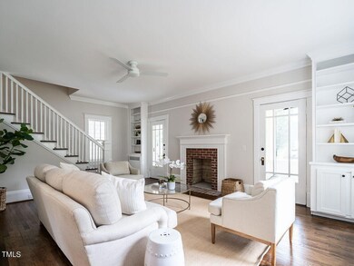 004-1280x960-living-room