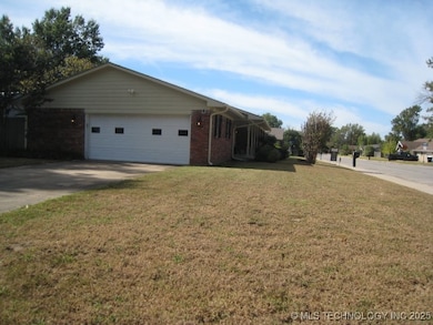 1001 W Vandever Blvd, Broken Arrow, OK 74012 - photo 3