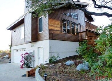 Large bonus room off the house garage. There is al