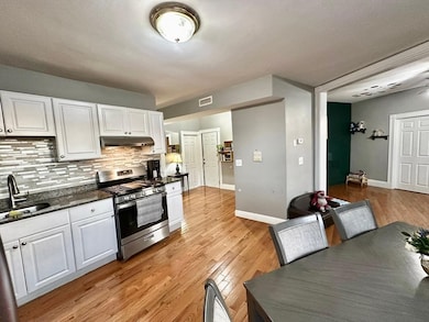 139 Park St unit 4, Chelsea, MA 02150 - photo 4