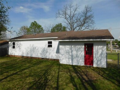101 NW J St, Bentonville, AR 72712 - photo 2