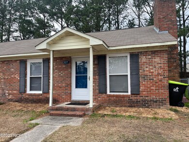 127 Windsor Ct, Jacksonville, NC 28546 - photo 2