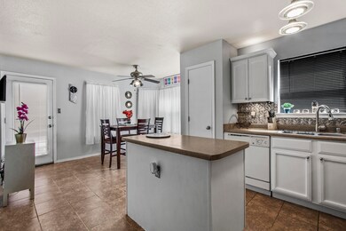 14288 Desert Sunset Dr, Horizon City, TX 79928 - photo 7