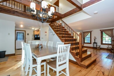010-photo-dining-room-6433393