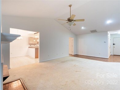 122 Wiltshire Cir, Fletcher, NC 28732 - photo 5