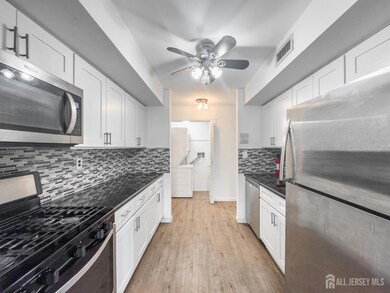 2 Powderhorn Ct unit 21, Woodbridge, NJ 07095 - photo 2