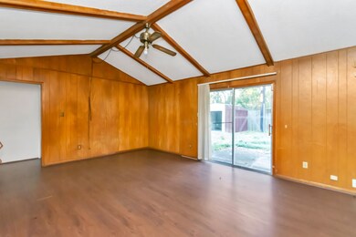 1634 Mosher Ln, Houston, TX 77088 - photo 7