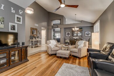 107-FrontRoom_2