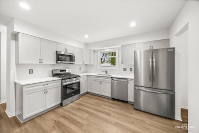 795 N Elmwood Dr, Aurora, IL 60506 - photo 5