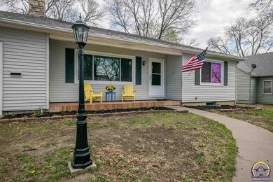 2038 SW Collins Ave, Topeka, KS 66604 - photo 2