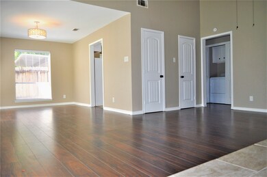 7732 Challie Ln unit 7732, Houston, TX 77088 - photo 5