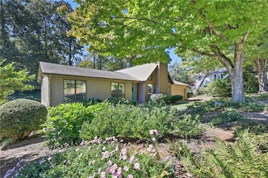 943 Parkhill Place, Gainesville, GA 30501 - photo 2