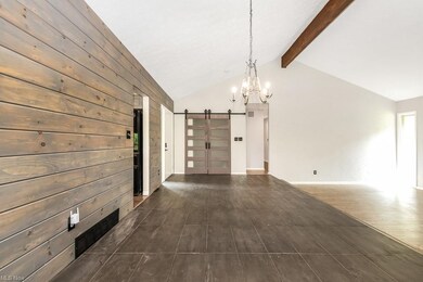 What a gorgeous Foyer entry