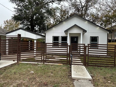 5415 Gold St, Houston, TX 77026 - photo 2