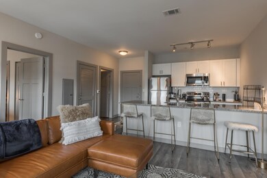 782_Riverfront_Pkwy_#316_11
