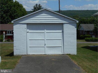 28 Lincoln Dr, Tamaqua, PA 18252 - photo 2