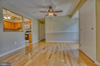 8877 Tamebird Ct, Columbia, MD 21045 - photo 5