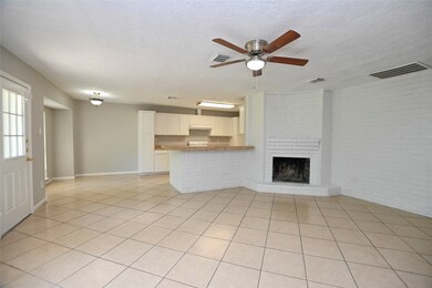 6426 Menwood Cir, Houston, TX 77088 - photo 4