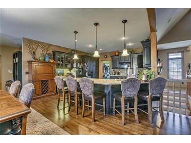 Beautiful & Spacious Kitchen