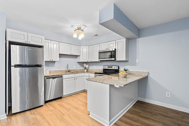 168 Summerwalk Cir unit 168, Chapel Hill, NC 27517 - photo 6