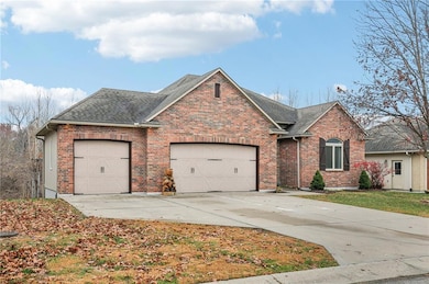 1209 Holland Square, Warrensburg, MO 64093 - photo 2