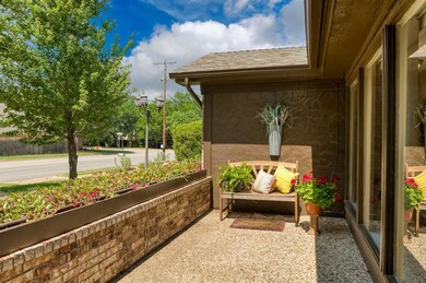 1104 Forest Ridge Dr, Bedford, TX 76022 - photo 4