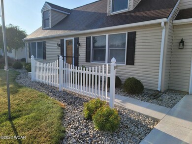 311 Cottonwood St, Wapakoneta, OH 45895 - photo 2