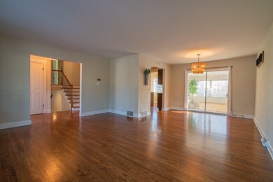 1204 Hercules Ln, Naperville, IL 60540 - photo 3