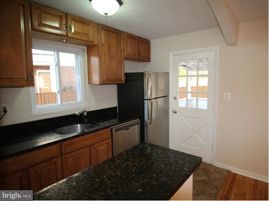 2207 Dartmouth Dr, Alexandria, VA 22307 - photo 6