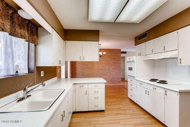 Lots of kitchen storage - Copy