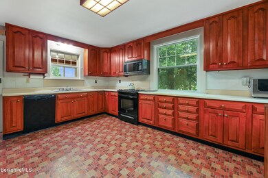 35 Silver St, Great Barrington, MA 01230 - photo 6