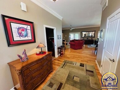 2728 SW Blue Stem Dr, Topeka, KS 66614 - photo 7