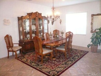 Formal dining room also usable as a parlor or livi