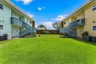 1914 Larrabee St unit 1-12, Seabrook, TX 77586 - photo 2