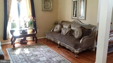 17067 Anns Brook Ct, Woodbridge, VA 22191 - photo 2