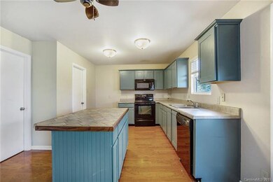 116 Boiling Brook Dr, Statesville, NC 28625 - photo 2