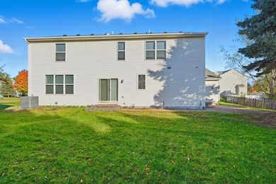 943 Earley Lake Curve, Burnsville, MN 55306 - photo 3