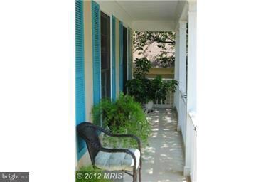 2898 Chevoit Hill Ct, Woodbridge, VA 22191 - photo 2