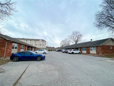 702 W Oak St unit 4A, Rogers, AR 72756 - photo 2