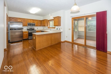 11310 Knightsbridge Ln, Fishers, IN 46037 - photo 7