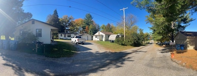 203 Gasoline Aly, Houghton Lake, MI 48629 - photo 4