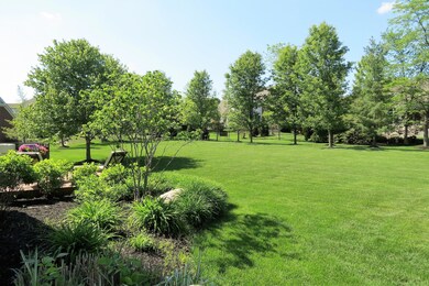 404 Engelwood Ct, Powell, OH 43065 - photo 2