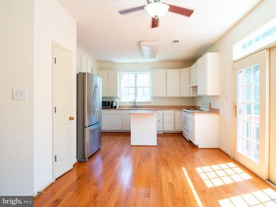 11152 Yellow Leaf Way, Germantown, MD 20876 - photo 5