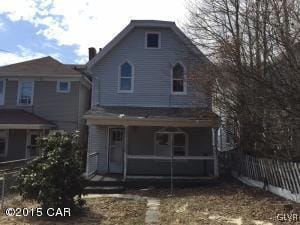 555 N Vine St, Hazleton, PA 18201 - photo 2