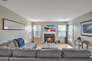04-LIVING ROOM