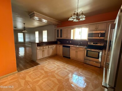 1017 Hegeman St unit 1st Floor, Schenectady, NY 12306 - photo 3