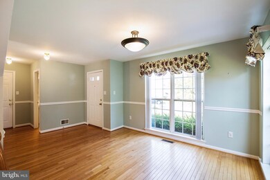 12219 Emerald Way, Germantown, MD 20876 - photo 4