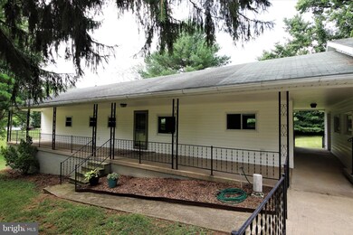 21127 Mount Aetna Rd, Hagerstown, MD 21742 - photo 5