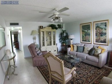 865 Flanders S, Delray Beach, FL 33484 - photo 6
